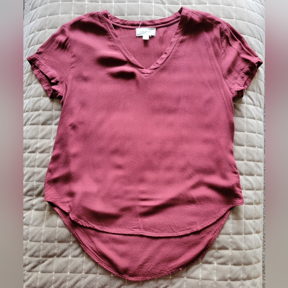 Cloth & Stone Burgundy V-Neck Blouse